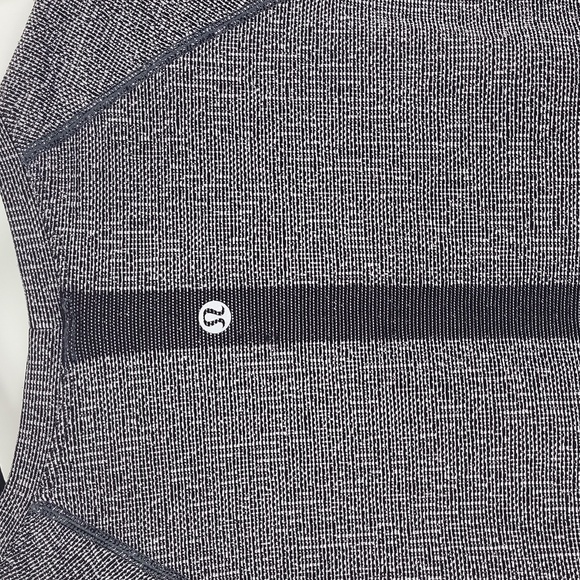 Lululemon Athletica Charcoal/Silver Long Sleeve Top. Size 8 - Picture 11 of 12